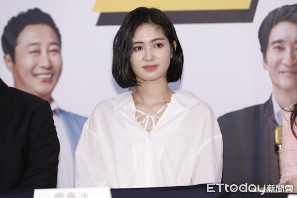 ▲▼韓台合作電影《懸賞令》記者會，劇中演員 申鉉濬（신형준）、金炳萬（김병만）、裴優熙（배우희）、雷嘉汭、綠茶（林埈永）、黃小柔，製作人池相哲（지상철）、導演申在鎬（신재호）出席。（圖／記者湯興漢攝）