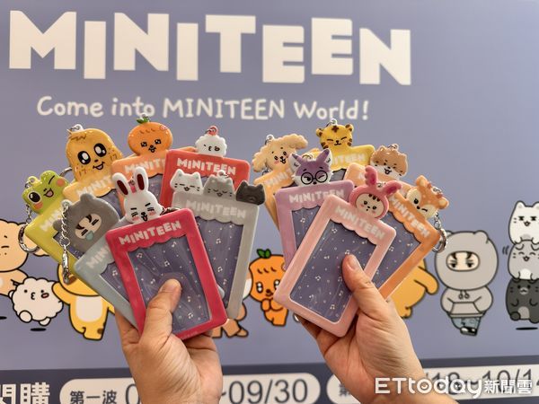 ▲▼7-11再度推出「HUNTER x三麗鷗」活動，集結Hello Kitty、KUROMI 兩大人氣IP，穿上HUNTER經典雨靴、雨衣。（圖／記者林育綾攝）