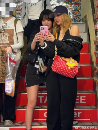 ▲▼LISA。（圖／翻攝自微博／芒果捞小萌主）