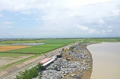 嘉義3.5萬片光電板未清！　彭啓明延至9/5：最後期限