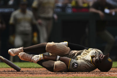 與道奇力拼國西冠軍卻傳壞消息 教士柏格茲左腳骨折恐缺席剩餘例行賽