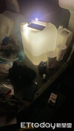 ▲台南市善化分局警方夜襲工寮，當場瓦解隱密製毒工廠，逮捕3嫌。（圖／記者林東良翻攝，下同）