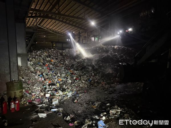 ▲▼台東池上資源回收廠火警　47歲男員工救火燙傷送醫。（圖／記者楊晨東翻攝）
