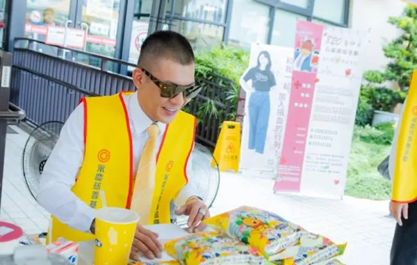 ▲▼鳳梨。（圖／翻攝自Instagram／yi0107）