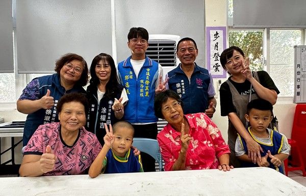 ▲大園區橫峰社區發展協會舉辦「祖父母節-奉茶活動」