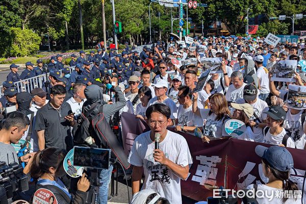 ▲民眾黨主席黃國昌發起「司法改革 公民走讀」活動。（圖／記者林敬旻攝）