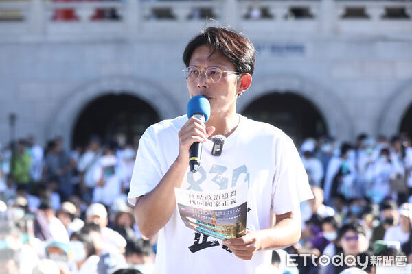 內政部出手要辦民眾黨　黃國昌3張「賴蔡比較圖」回應：放馬過來