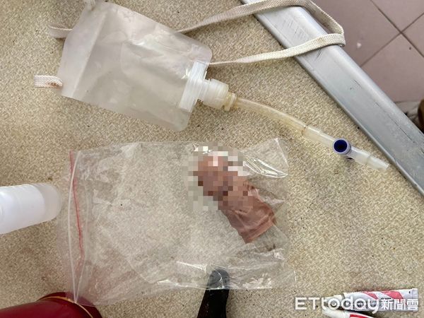 ▲▼張嫌為毒品調驗人口，每次到警局複檢驗尿竟然持假陽具裝「無毒」尿液躲追查。(圖／記者邱中岳翻攝）