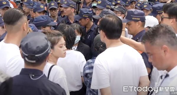 ▲▼民眾黨前主席柯文哲妻子陳佩琪向總統官邸代表陳情。（圖／翻攝自YouTube／民眾之聲）