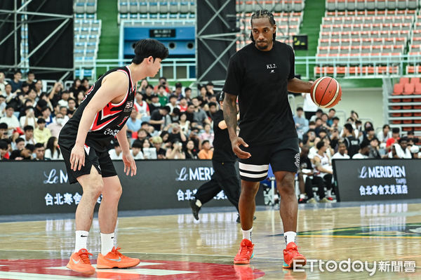 ▲▼雷納德（Kawhi Leonard）與雲豹林信寬一對一對決。（圖／記者李毓康攝）