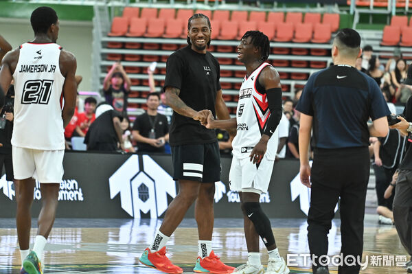 ▲▼雷納德（Kawhi Leonard）現身桃園巨蛋。（圖／記者李毓康攝）