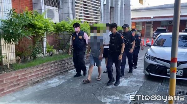 ▲警方抵達時滋事民眾已離開現場，只見地面有一灘血跡。（圖／吉安警分局提供，下同）