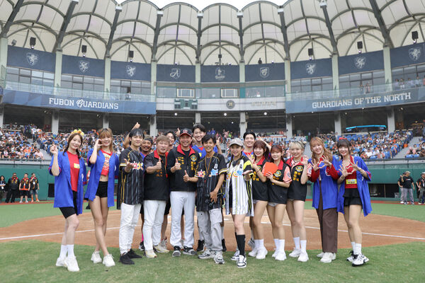 ▲▼《綜藝大集合》胡瓜開球。（圖／統一獅提供）