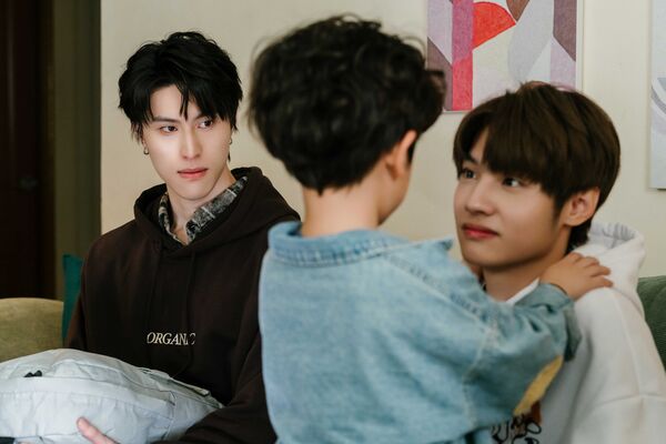 ▲成晞（左）與王君豪多場吻戲親得火熱，令觀眾直呼好害羞。（圖／《秘密關係Secret Lover》製作單位提供）