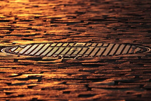 ▲▼下水道,人孔蓋,井蓋。（示意圖／免費圖庫Pixabay）