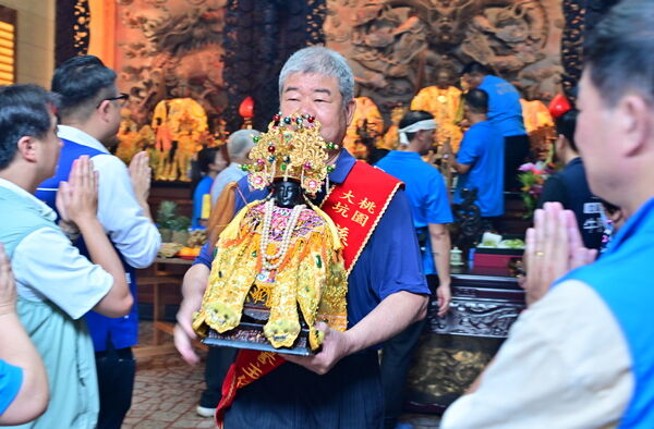 ▲桃園大坑慈慧慈惠堂母娘賜福巡庄