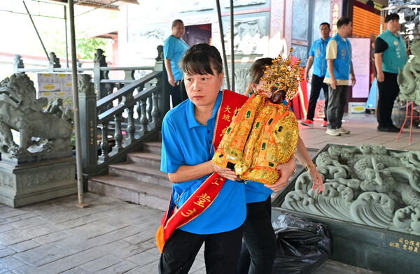 ▲桃園大坑慈慧慈惠堂母娘賜福巡庄