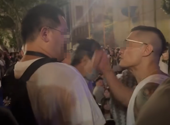 ▲▼大稻埕煙火當街格鬥片瘋傳　刺青男越級打怪「一拳撂倒」壯壯哥。（圖／翻攝自Threads）