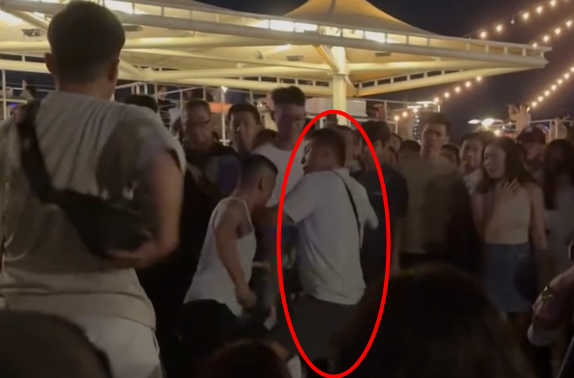 ▲▼大稻埕煙火當街格鬥片瘋傳　刺青男越級打怪「一拳撂倒」壯壯哥。（圖／翻攝自Threads）