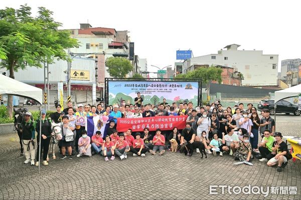 ▲「2025公益愛陪伴」在台南河樂廣場登場，結合教育推廣、實境體驗與政令宣導，吸引大批民眾參與。（記者林東良翻攝，下同）