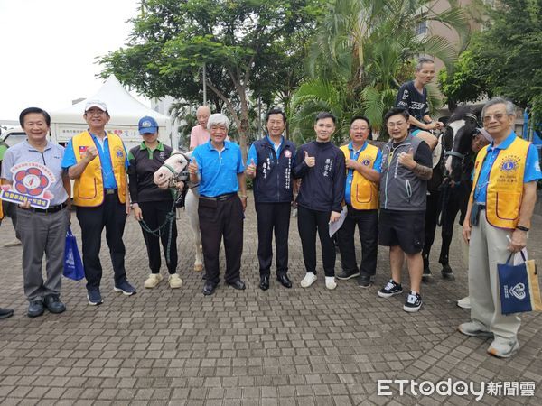 ▲「2025公益愛陪伴」在台南河樂廣場登場，結合教育推廣、實境體驗與政令宣導，吸引大批民眾參與。（記者林東良翻攝，下同）