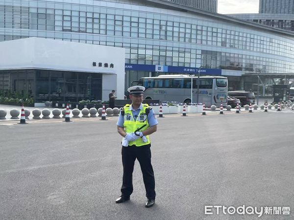 ▲▼ 普丁來、裝甲車、各國領導人、上合峰會5            。（圖／記者任以芳攝）