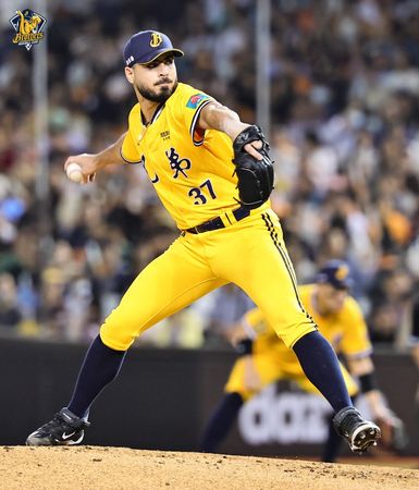 ▲▼中信兄弟王威晨 黃博多。（圖／中信兄弟提供）