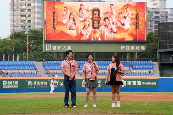 ▲▼劉品言、連晨翔開球。（圖／統一獅提供）