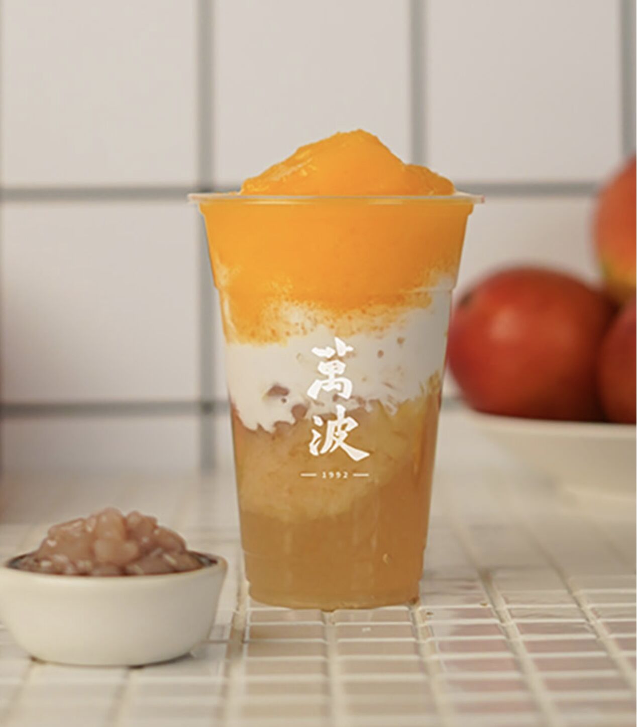 ▲消費者喝萬波季節限定飲品楊枝甘露，因當中添加小芋圓引發過敏。（圖／翻攝萬波官網）