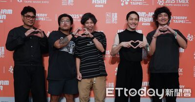 直擊／《絕廟騙局》道爾法師來了！POTATO首訪台　被求賜福笑到下跪：很訝異