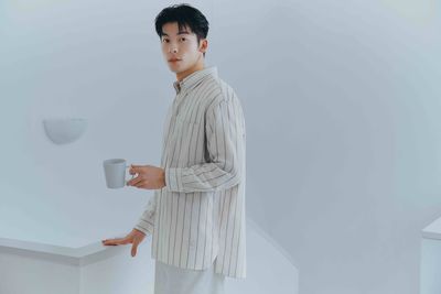 許光漢帥穿UNIQLO升格最新品牌大使!女友視角大片+同款單品一次看