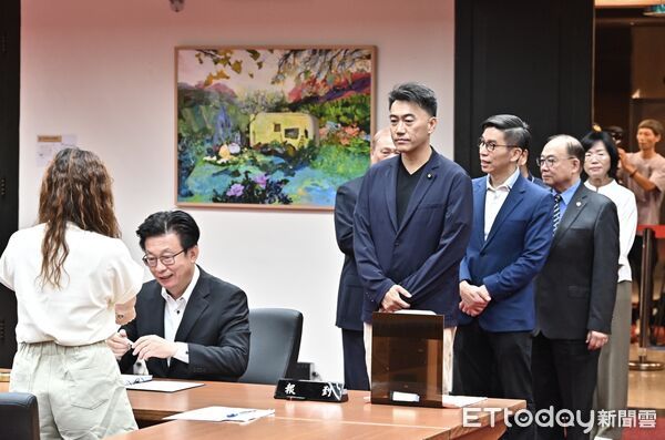 ▲▼立法院新會期報到，立委郭國文、林沛祥等人接續報到。（圖／記者李毓康攝）