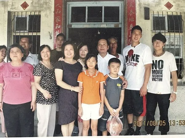 ▲阿伯林清品大讚林書豪懂得飲水思源，成名後回老家探望親友。（圖／林清品提供 記者唐詠絮翻攝）