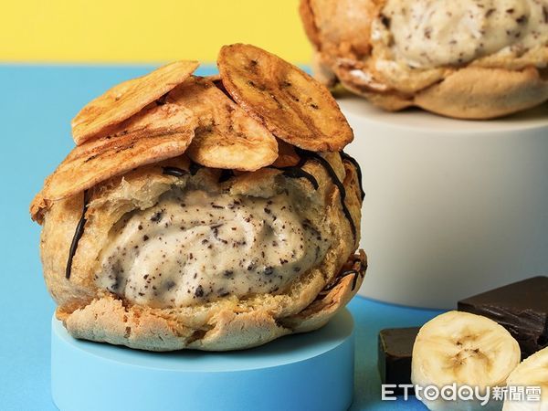 ▲▼beard papa&rsquo;s9月限定推香蕉巧克力泡芙、餅乾巧酥泡芙、香蕉脆片耶克、雙連概念店限定白巧夾心耶克。（圖／beard papa&rsquo;s提供）