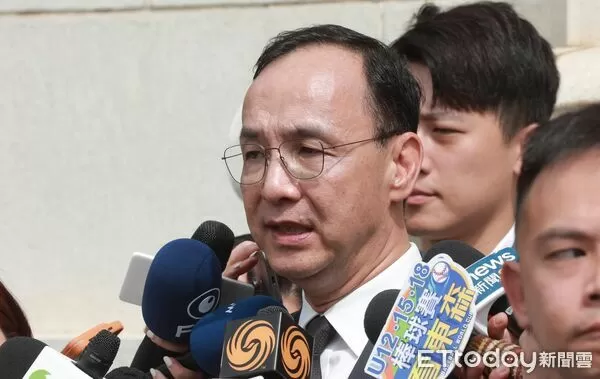 ▲▼朱立倫紀念抗戰勝利暨臺灣光復八十週年赴國民革命忠烈祠致敬。（圖／記者周宸亘攝）