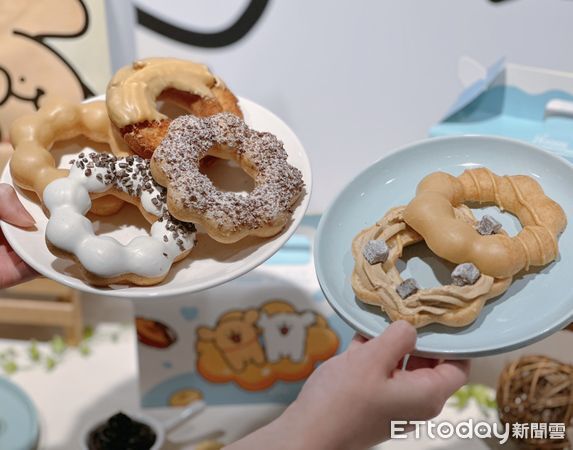 ▲▼Mister Donut跨界找來韓國人氣IP「線條小狗」合作推出一系列聯名甜甜圈、周邊。（圖／記者蕭筠攝）