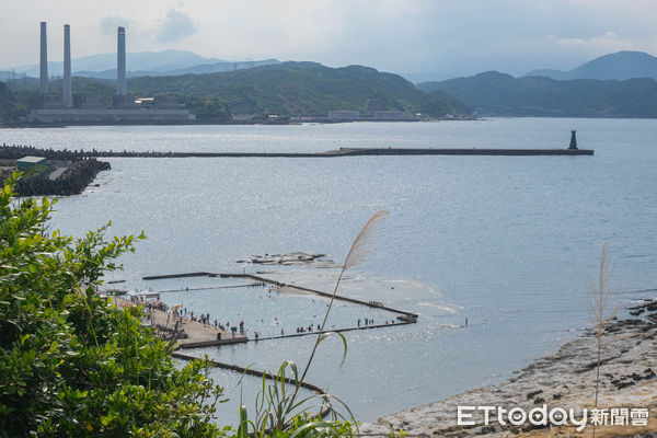 ▲和平島地質公園至高點的「禾口丘咖啡」，前身是軍事雷達站，需經過101階的考驗才能抵達。（圖／記者彭懷玉攝）