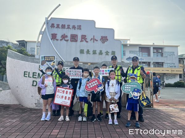 ▲東港警分局新學期開學護童勤務。（圖／記者陳崑福翻攝）