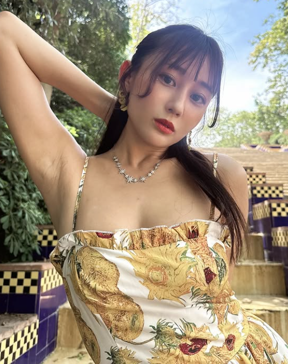 ▲▼macca無罩熱舞。（圖／翻攝自Instagram／macca03x）