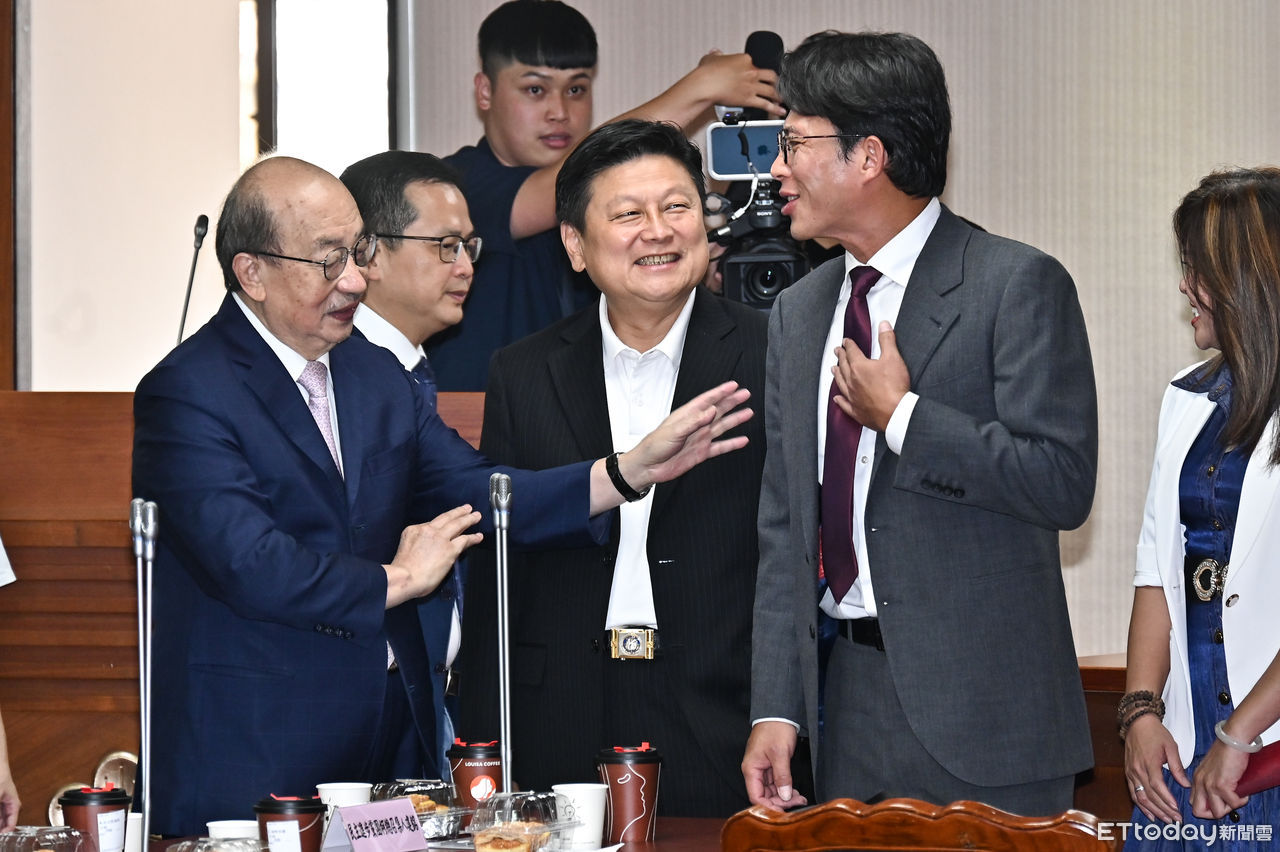 總預算躺在立法院40天未付委　藍白堅持「編預算挺軍警消」不放行