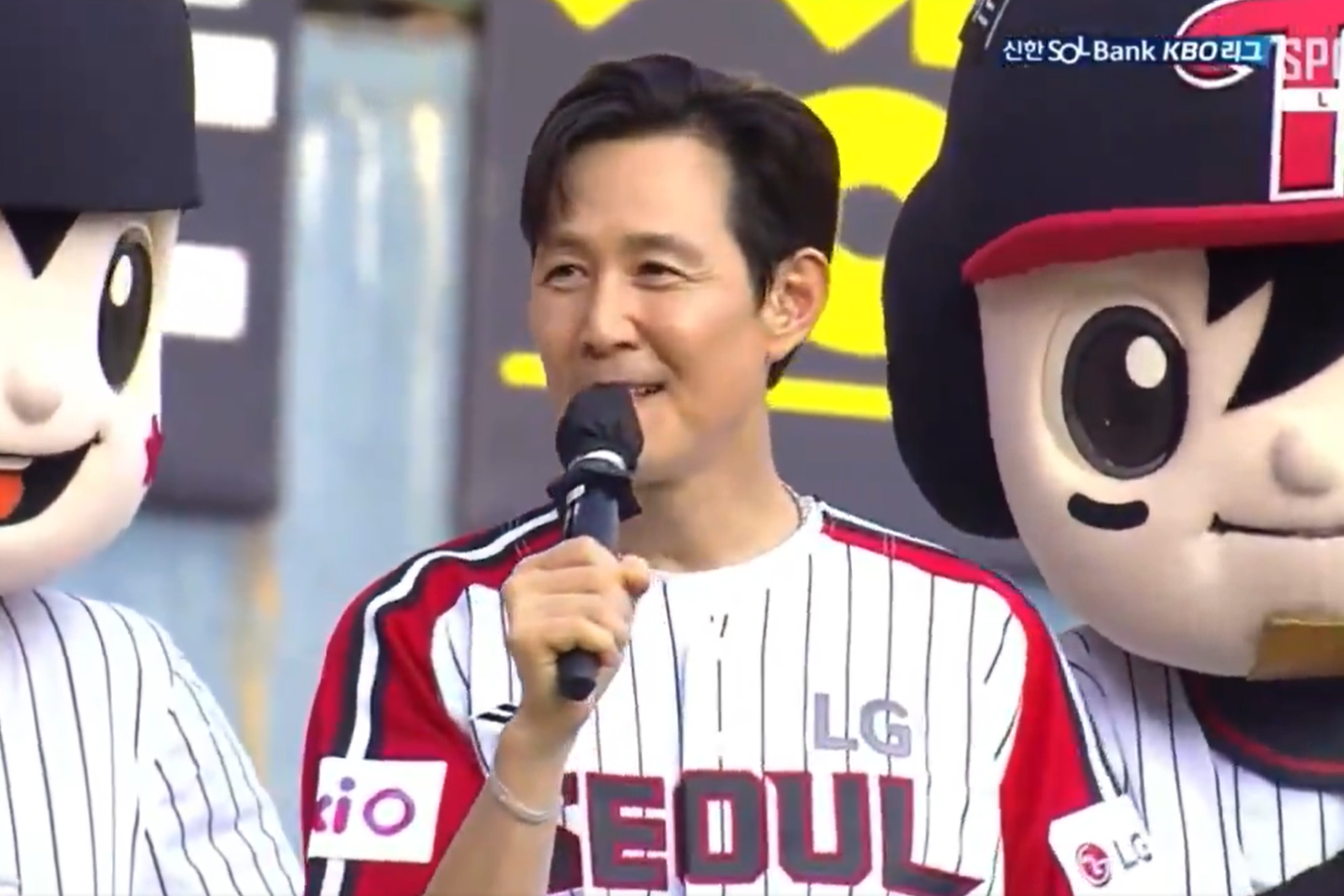 ▲▼李政宰擔任LG雙子開球嘉賓。（圖／截自SPOTV）