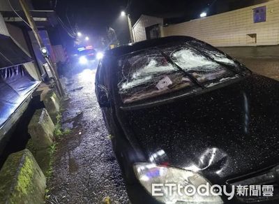 快訊／台中男砸3車打破別人家玻璃　秒遭報仇「8打1」手腳全斷
