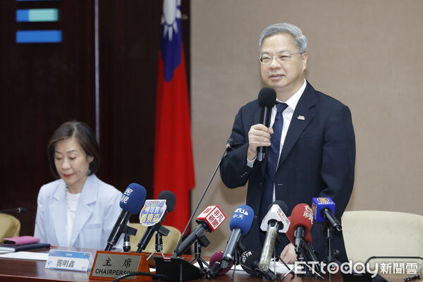 ▲▼甫上任的經濟部長龔明鑫馬不停蹄地與產業見交流，在交接過後便與產業公協會進行交流會議。（圖／記者湯興漢攝）