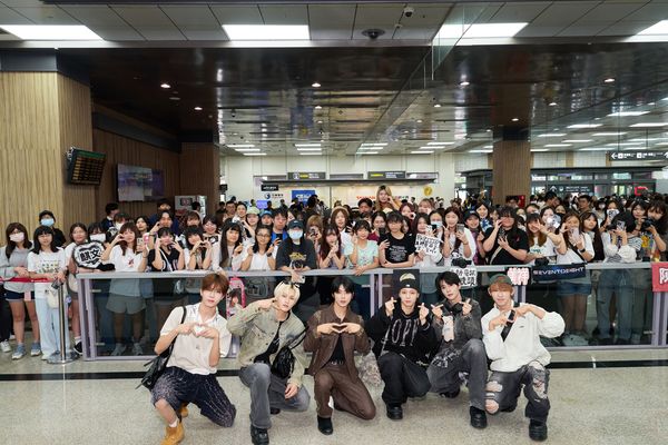 ▲▼ SEVENTOEIGHT返台遇粉絲接機，SEVENTOEIGHT拋驚喜回贈粉絲接機。（圖／天空娛樂提供）