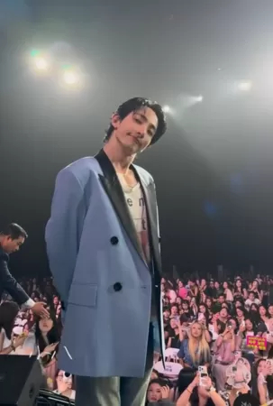 ▲李洙赫大陸見面會超時工作。（圖／翻攝自Threads）