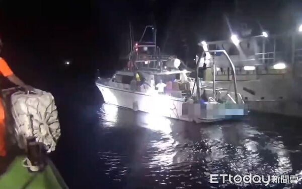 ▲▼國籍工作船金門外海絞網動彈不得。（圖／記者林名揚翻攝）
