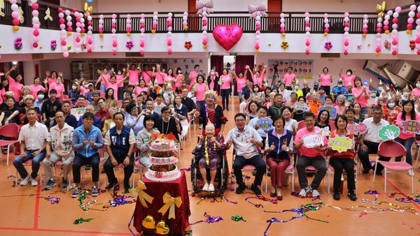 ▲新北市立仁愛之家歡慶50周年。（圖／新北市社會局提供）