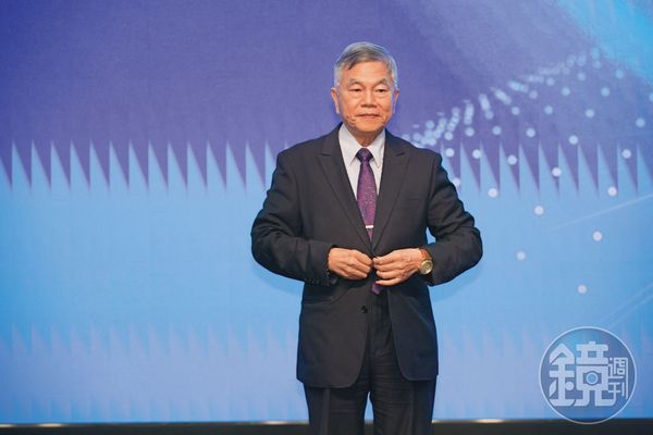 前行政副院長沈榮津曾身兼綠能會議召集人，推動光電風力產業不遺餘力，鄭亦麟打著他名號在外索賄。