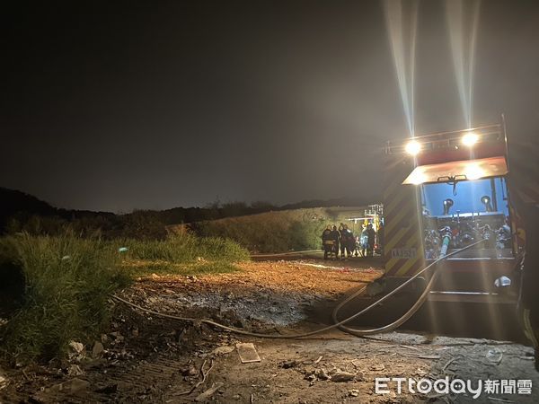 ▲苗栗市垃圾掩埋場凌晨起火，這次熱顯像儀及時示警，遏止火勢擴大，目前悶燒中。（圖／記者楊永盛翻攝）