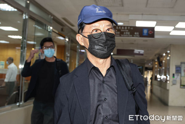▲▼台北地院審理京華城案提訊柯文哲、應曉薇，並傳喚彭振聲、李文宗、沈慶京、吳順民、與黃景茂出庭。民眾黨主席黃國昌、館長陳之漢及柯文哲妻子陳珮琪到庭旁聽。圖為前台北市副市長彭振聲。（圖／記者湯興漢攝）